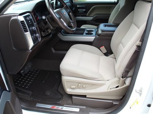 Used 2018 Chevrolet Silverado 1500 LT w/ Texas Edition image 17