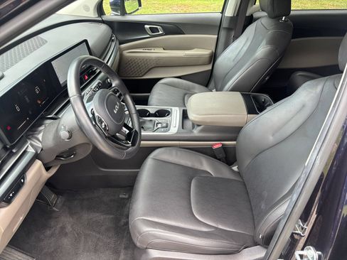 Used 2026 Kia Carnival FWD image 29