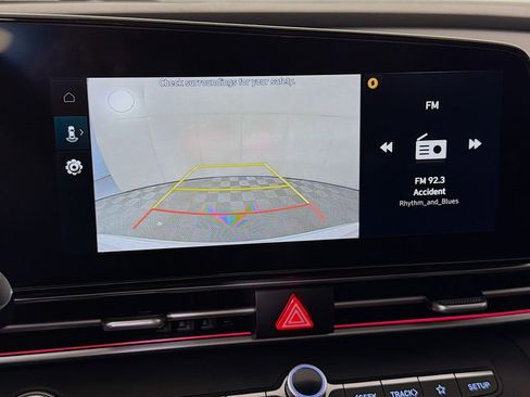 Used 2025 Hyundai Elantra SEL FWD image 19