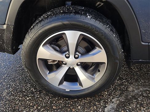 Used 2021 Jeep Cherokee Limited w/ Trailer Tow Group image 9