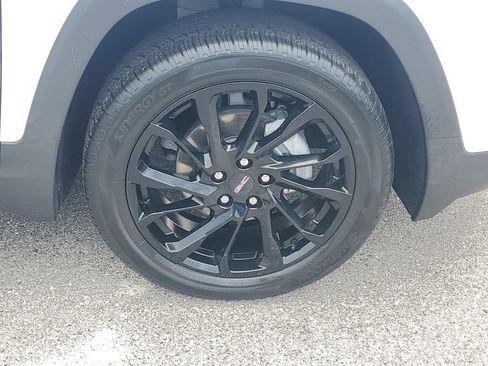 Used 2023 GMC Terrain SLT w/ Infotainment Package II FWD image 7