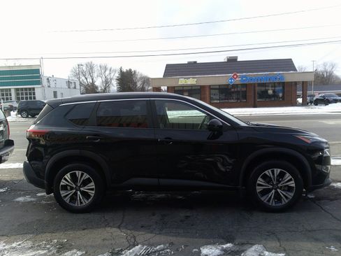 Used 2023 Nissan Rogue SV w/ SV Premium Package image 9