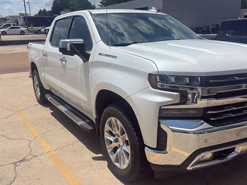 Used 2021 Chevrolet Silverado 1500 LTZ w/ Safety Package II AWD/4WD image 3