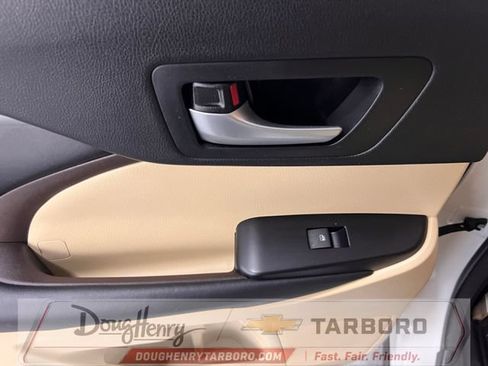 Used 2018 Toyota Highlander XLE FWD image 30