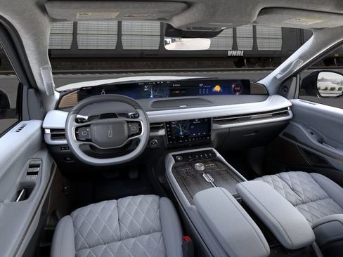 New 2026 Lincoln Navigator L Black Label AWD/4WD image 9