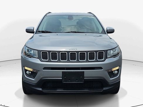 Used 2018 Jeep Compass Latitude w/ Trailer Tow Group AWD/4WD image 9