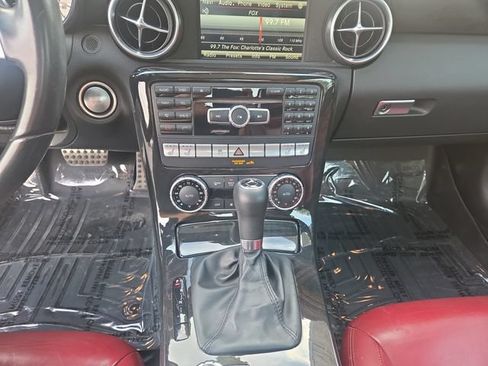 Used 2015 Mercedes-Benz SLK 250 w/ Premium Package image 11