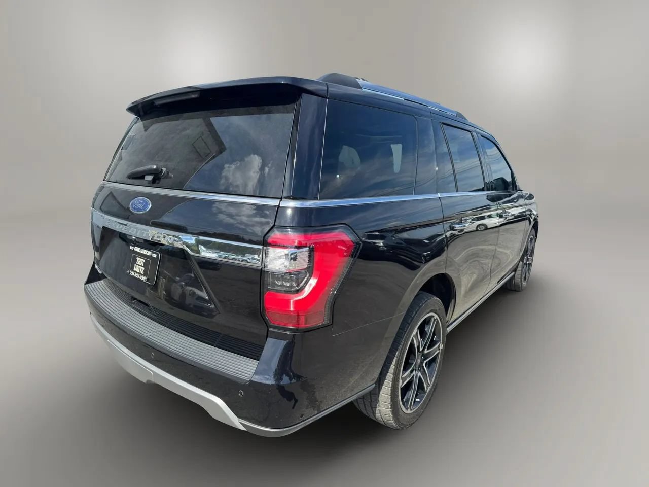 Used 2020 Ford Expedition Limited w/ Special Edition Package RWD image 9