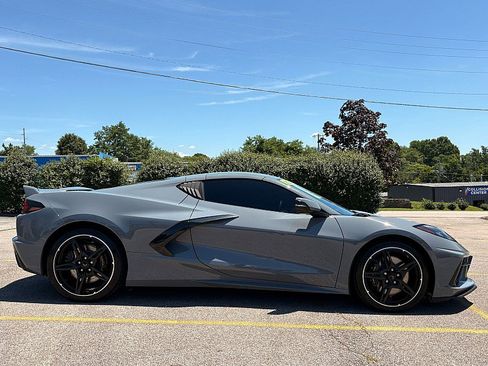 Used 2024 Chevrolet Corvette Stingray 2LT w/ Z51 Performance Package image 10