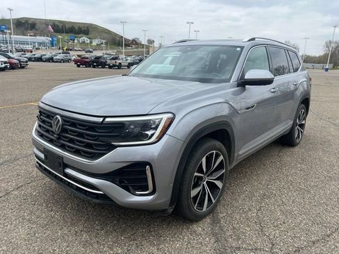 Used 2024 Volkswagen Atlas SEL Premium R-Line AWD/4WD image 4