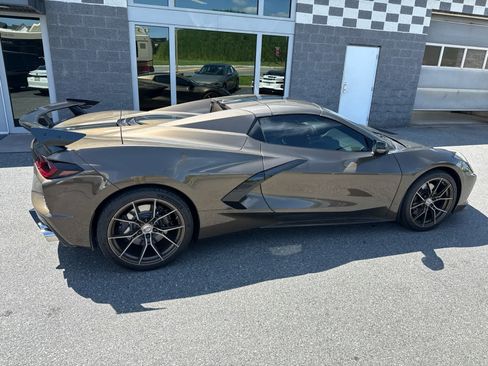 Used 2021 Chevrolet Corvette Stingray Preferred Conv w/ Z51 Performance Package RWD image 4