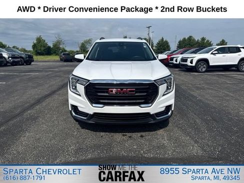 Used 2024 GMC Terrain SLE w/ Driver Convenience Package AWD/4WD image 8