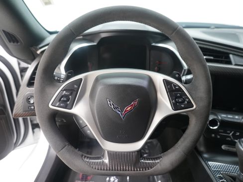 Used 2018 Chevrolet Corvette Grand Sport w/ Z07 Performance Package RWD image 18