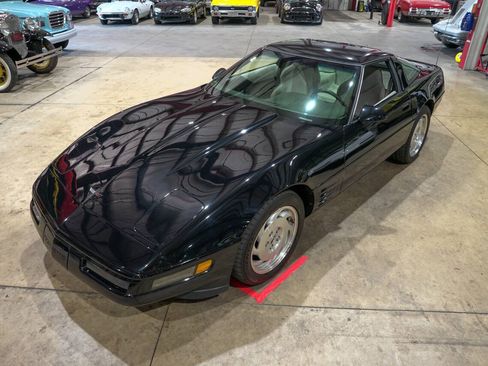 Used 1994 Chevrolet Corvette Coupe RWD image 15
