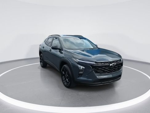 New 2026 Chevrolet Trax LT w/ Driver Confidence Package FWD image 2