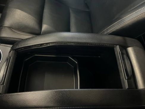 Used 2019 Toyota Highlander XLE AWD/4WD image 30