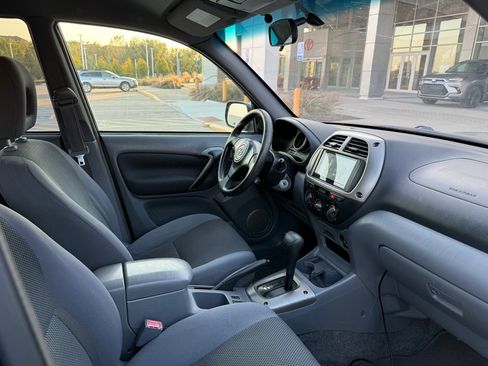Used 2003 Toyota RAV4 4WD image 6