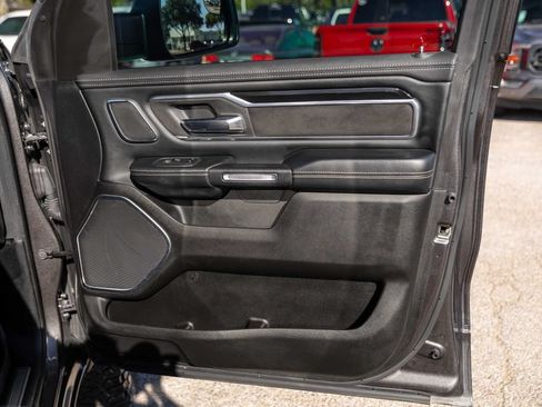 Used 2019 RAM 1500 Laramie AWD/4WD image 33