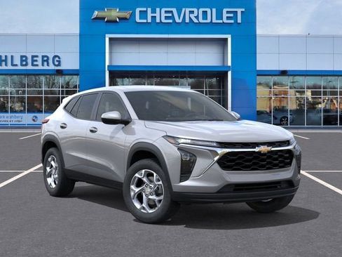 New 2026 Chevrolet Trax LS w/ LS Convenience Package FWD image 7