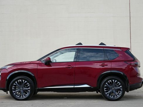 Used 2025 Nissan Rogue Platinum w/ Platinum Premium Package FWD image 8