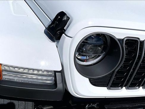 New 2026 Jeep Gladiator Sport image 29