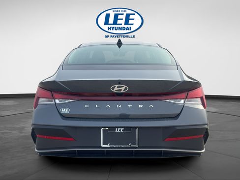 Certified 2026 Hyundai Elantra SE FWD image 5