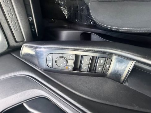 Used 2024 Nissan Rogue S AWD/4WD image 7