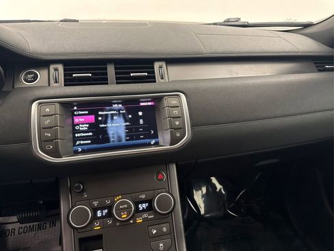 Used 2018 Land Rover Range Rover Evoque SE image 35
