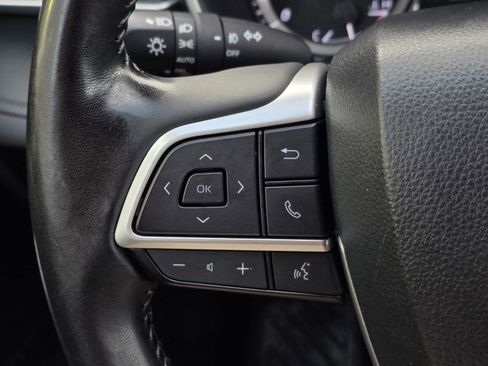 Used 2024 Toyota Highlander XLE image 30