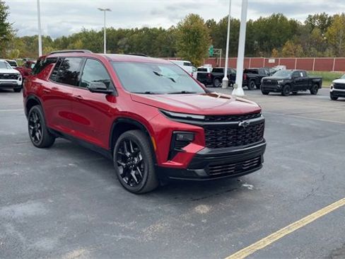 Certified 2025 Chevrolet Traverse RS w/ LPO, Floor Liner Package image 2