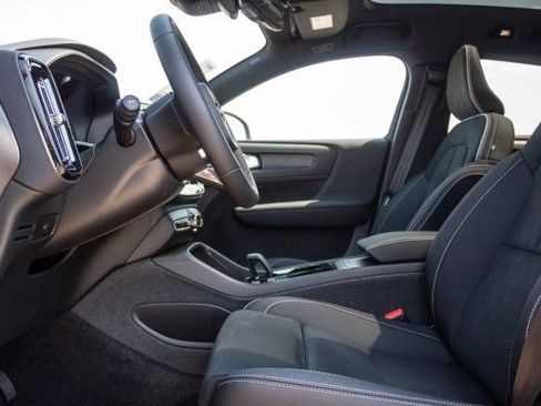 New 2024 Volvo C40 P8 Recharge Plus w/ Climate Package image 17