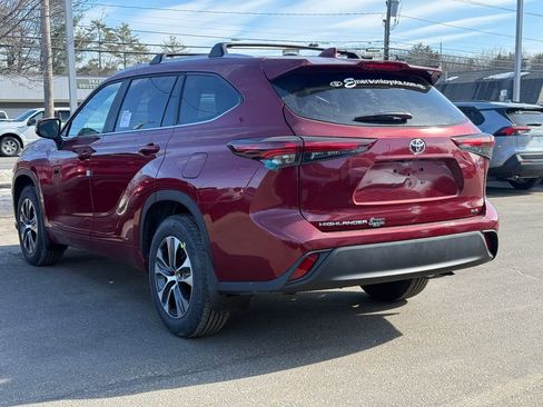 New 2026 Toyota Highlander XLE image 3