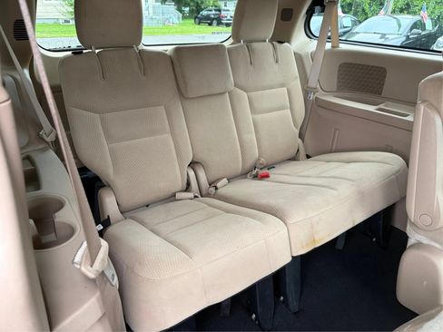 Used 2016 Dodge Grand Caravan SXT w/ UConnect Hands-Free Group FWD image 30