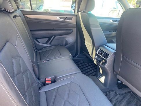 New 2026 Volkswagen Atlas Cross Sport SE image 13