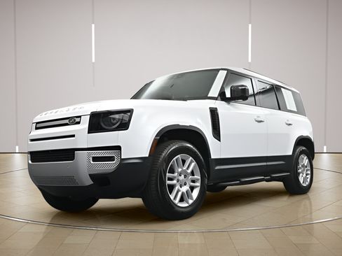 Used 2025 Land Rover Defender 110 S AWD/4WD image 27
