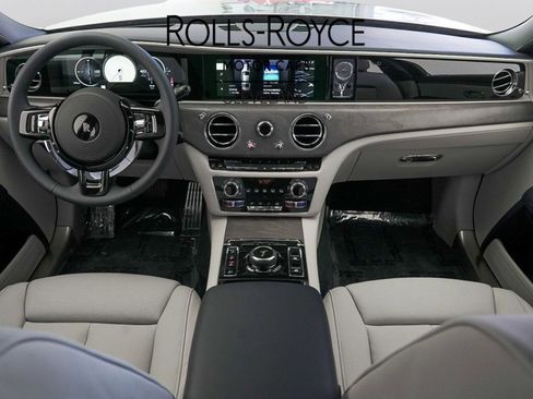 New 2026 Rolls-Royce Ghost RWD image 2