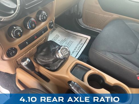 Used 2017 Jeep Wrangler Unlimited Rubicon w/ Connectivity Group AWD/4WD image 24