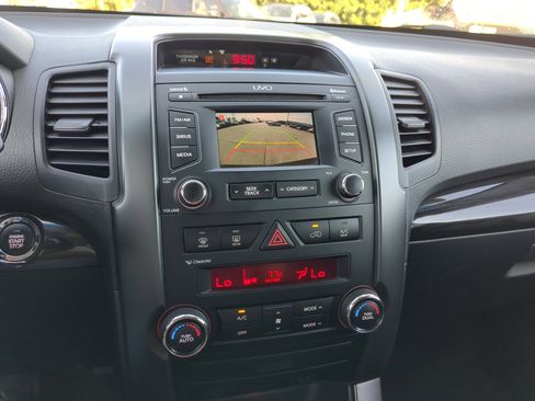 Used 2012 Kia Sorento EX image 19