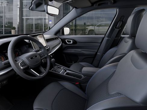 New 2026 Jeep Compass Latitude AWD/4WD image 22