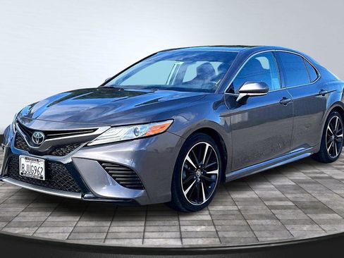 Used 2019 Toyota Camry XSE image 12