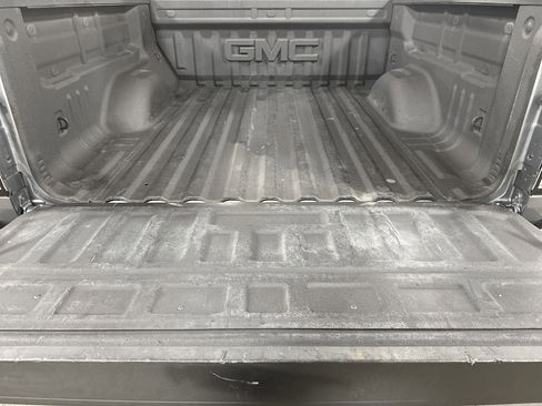 Used 2022 GMC Canyon AT4 image 32