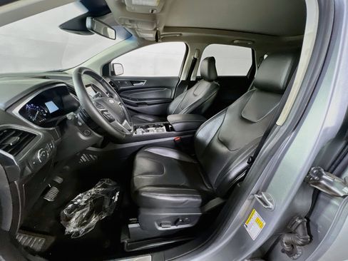 Used 2020 Ford Edge Titanium w/ Equipment Group 301A AWD/4WD image 22