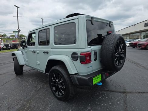 Used 2024 Jeep Wrangler Unlimited Sahara AWD/4WD image 5