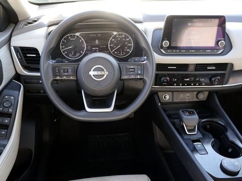 Used 2023 Nissan Rogue SV AWD/4WD image 15