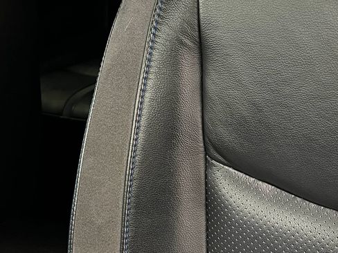 Used 2018 Nissan Leaf SL w/ SL Technology Package FWD image 19