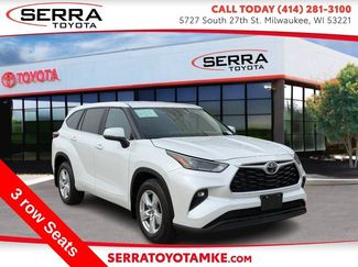 Used 2023 Toyota Highlander LE FWD video 1