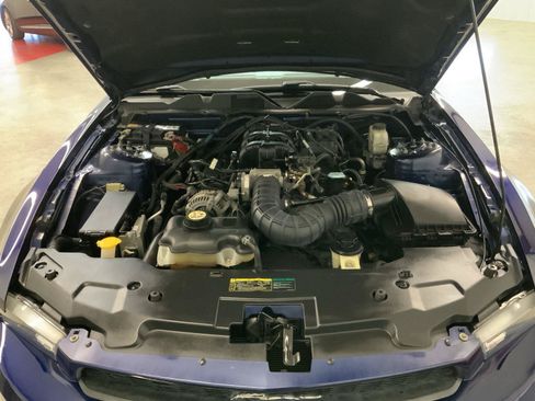 Used 2010 Ford Mustang Premium RWD image 34