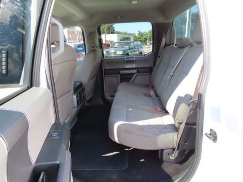 Used 2018 Ford F150 XLT w/ Equipment Group 302A Luxury AWD/4WD image 11