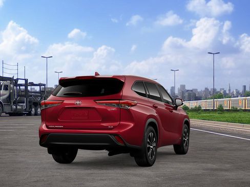 New 2026 Toyota Highlander XLE image 18