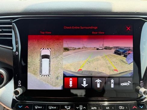 Used 2025 Jeep Wagoneer Series III w/ Premium Group I AWD/4WD image 34